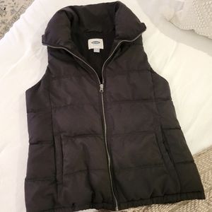 Black Old Navy Puffer Vest Size Medium
